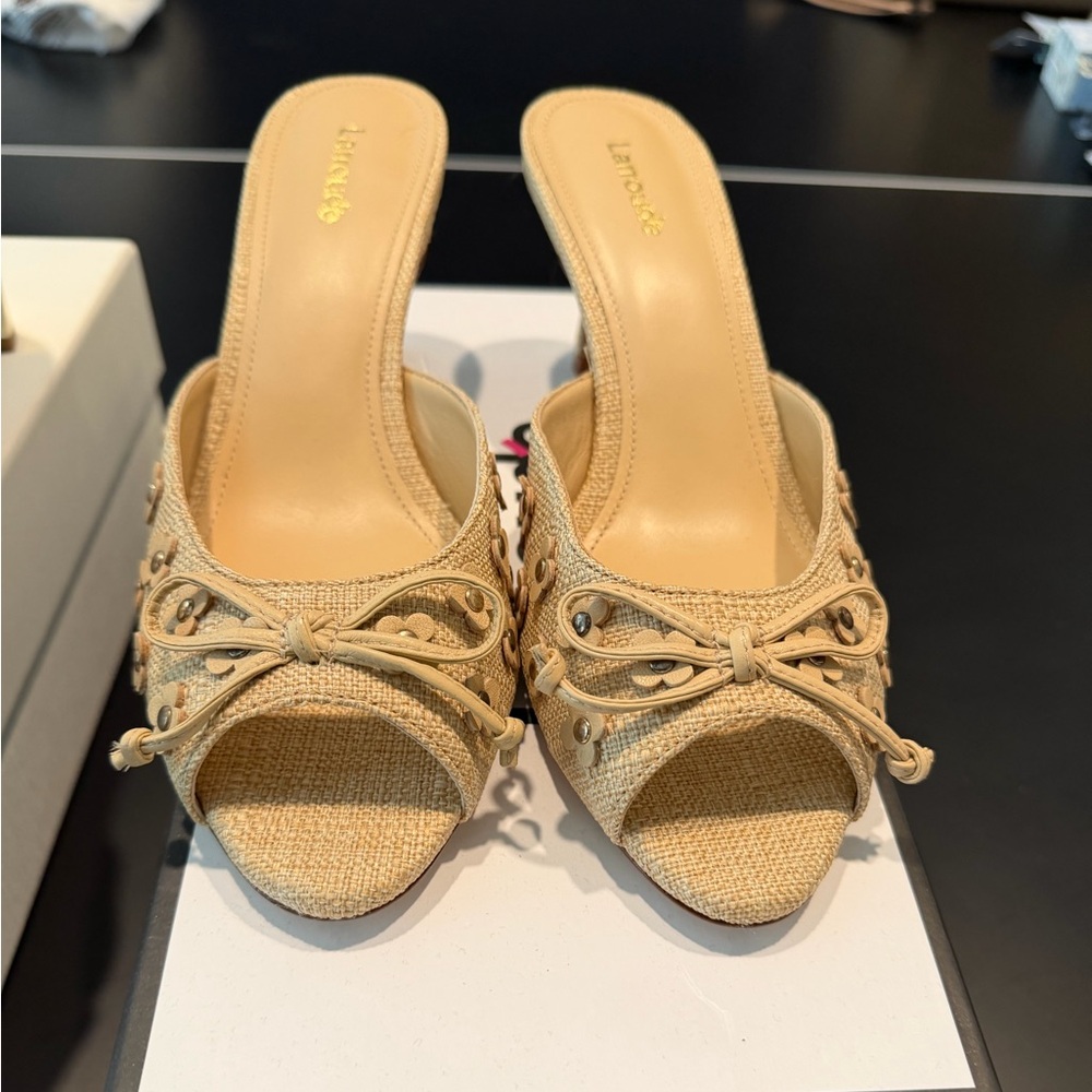 NIB Larroude Jasmine Mule in Beige
